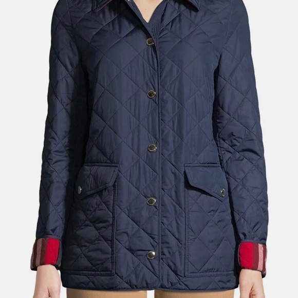 Women’s Authentic Burberry West Bridge Diamond Quilted Navy Jacket. - Picture 3 of 9